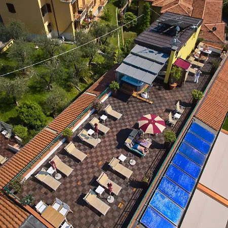Hotel Smeralda 3*