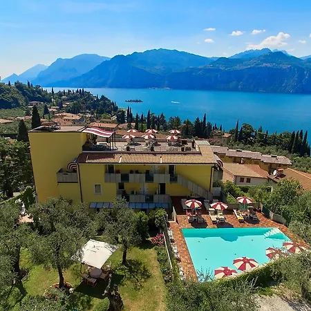 Hotel Smeralda 3*