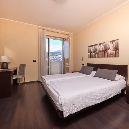 Szálloda Smeralda 3*
